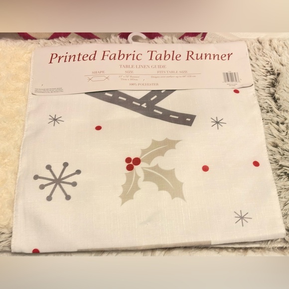 Table runner - Picture 2 of 2